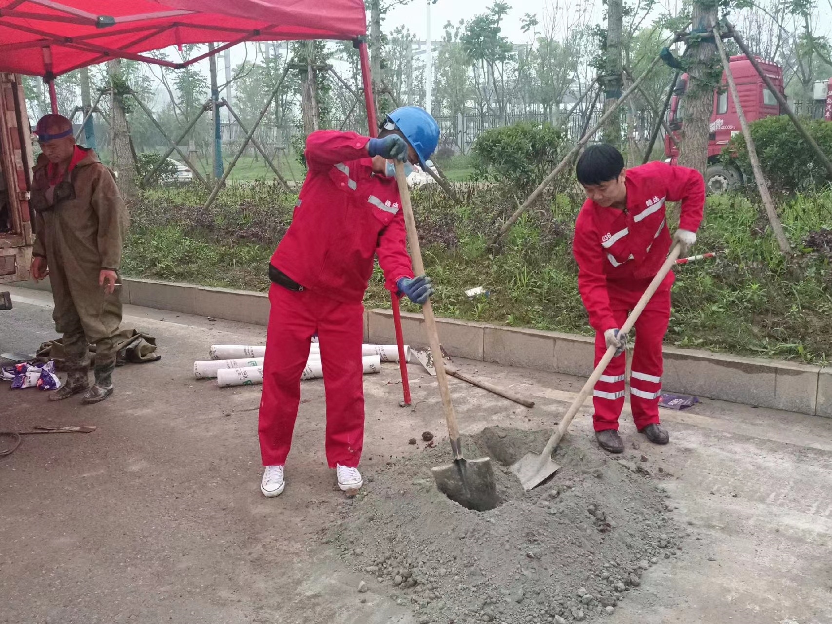 龙山管道疏通哪家好】及时进行市政管道清淤