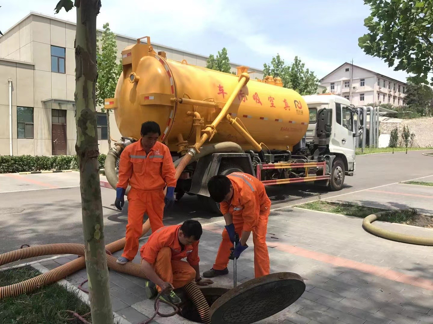 龙山化粪池清理与5-8吨吸粪车施工效率分析